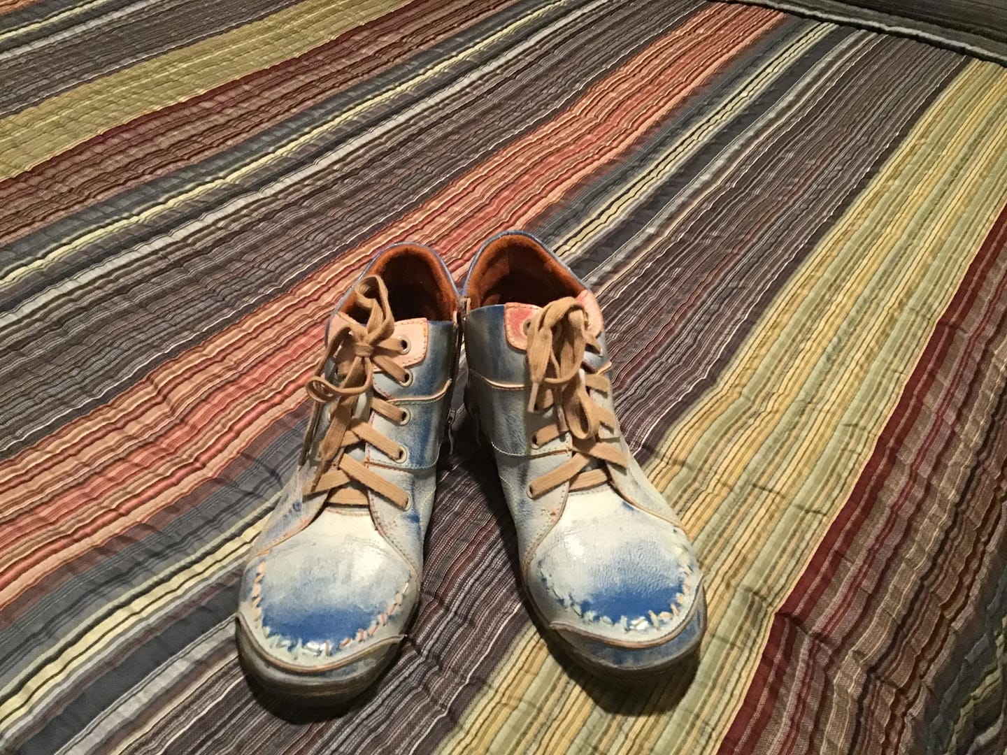 Customer photo review of Handcrafted Vintage Stylish Comfort Monochromatic Walking Boots