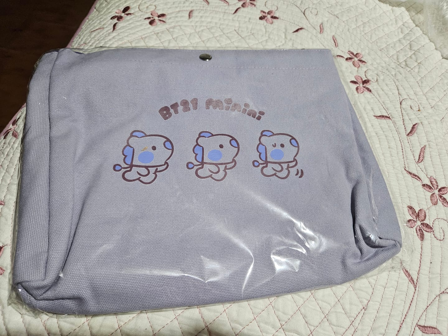 Customer photo review of BT21 MININI CANVAS BAG AND POUCH