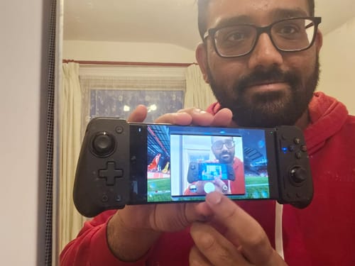Customer photo review of 【Cyber Monday Sale】EasySMX® M10 Mobile Controller with Hall Joystick and Hall Trigger