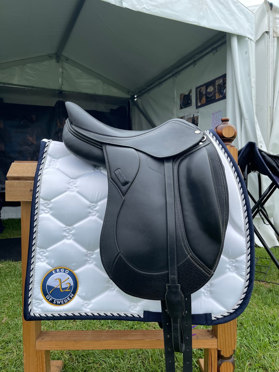 Customer photo review of PSOS Dressage Pad Signature, White w/ Navy Trim