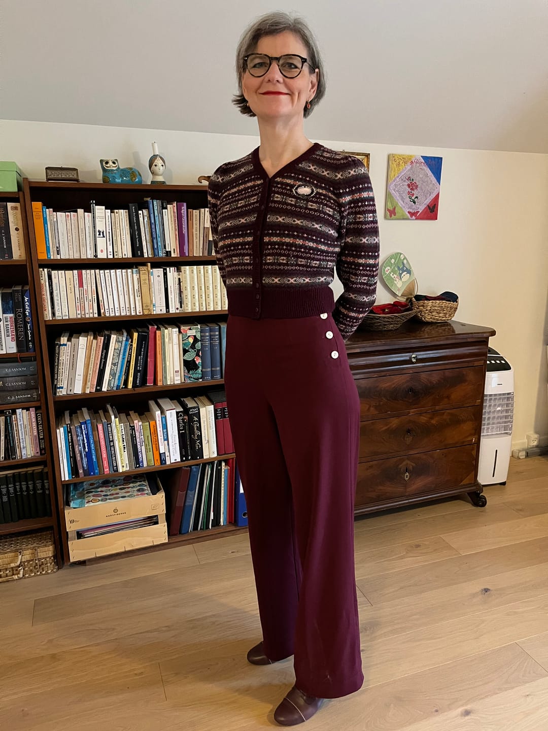 Customer photo review of Højtaljede swing bukser med brede ben i vinrød