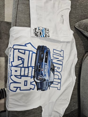Customer photo review of BAYSIDE SKYLINE TEE