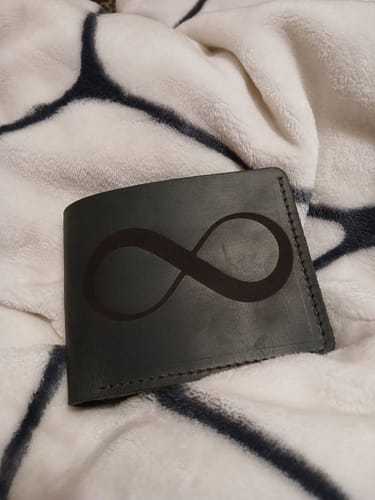 Customer photo review of Іменний гаманець - шкіряний гаманець чоловічий з гравіюванням по фотографії