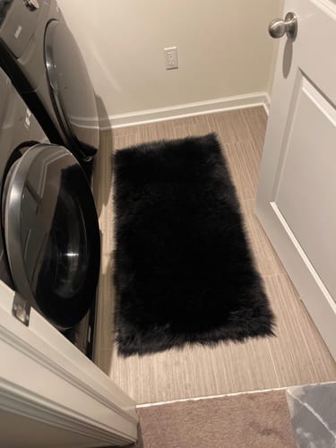 Customer photo review of Eco-Friendly Extra Large FAUX SheepSkin Area Rug