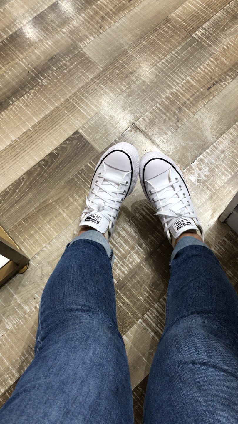 Customer photo review of Zapatilla Converse Chuck T. Plataforma Cuero Mujer Blanco