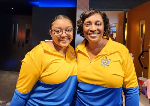Customer photo review of SGRHO Quarter Zip Pullover