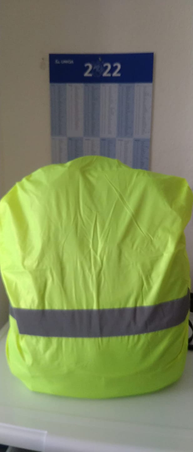 Customer photo review of Regenschutz für Rucksack & Schulranzen - wasserdicht