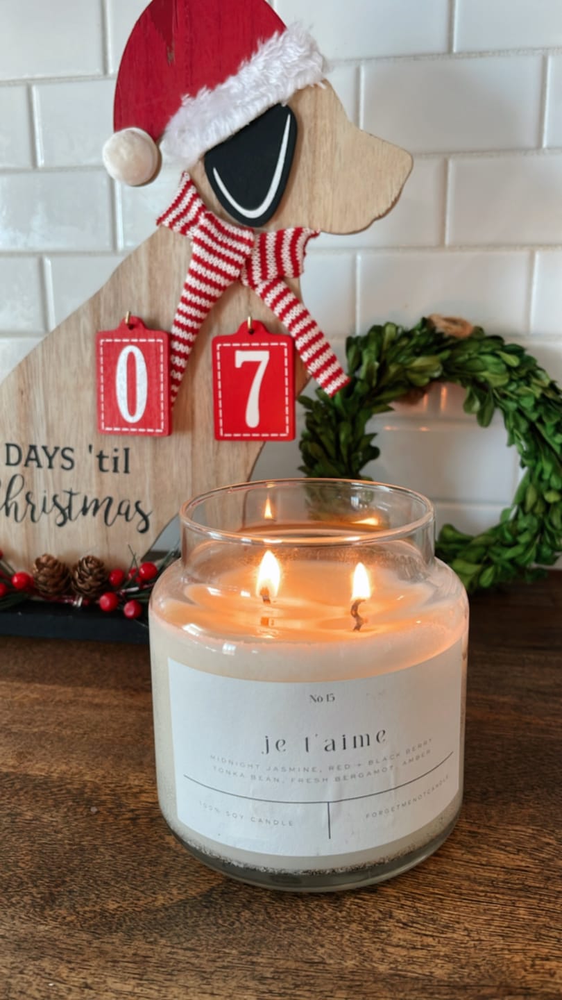 Customer photo review of Je T'aime 22 oz Glass Candle