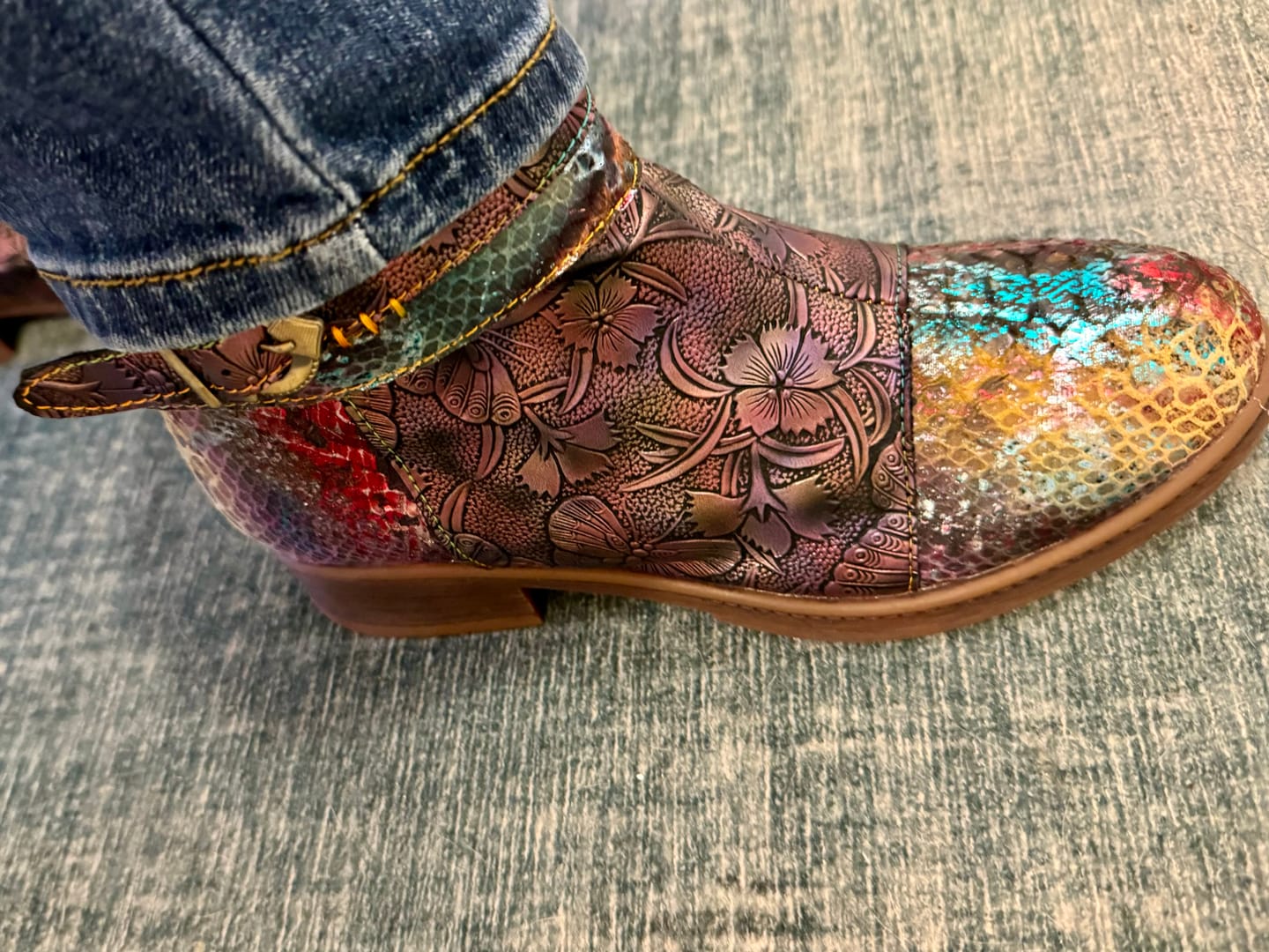 Customer photo review of Vintage Handmade Embossed Dragonfly Flat Shoes