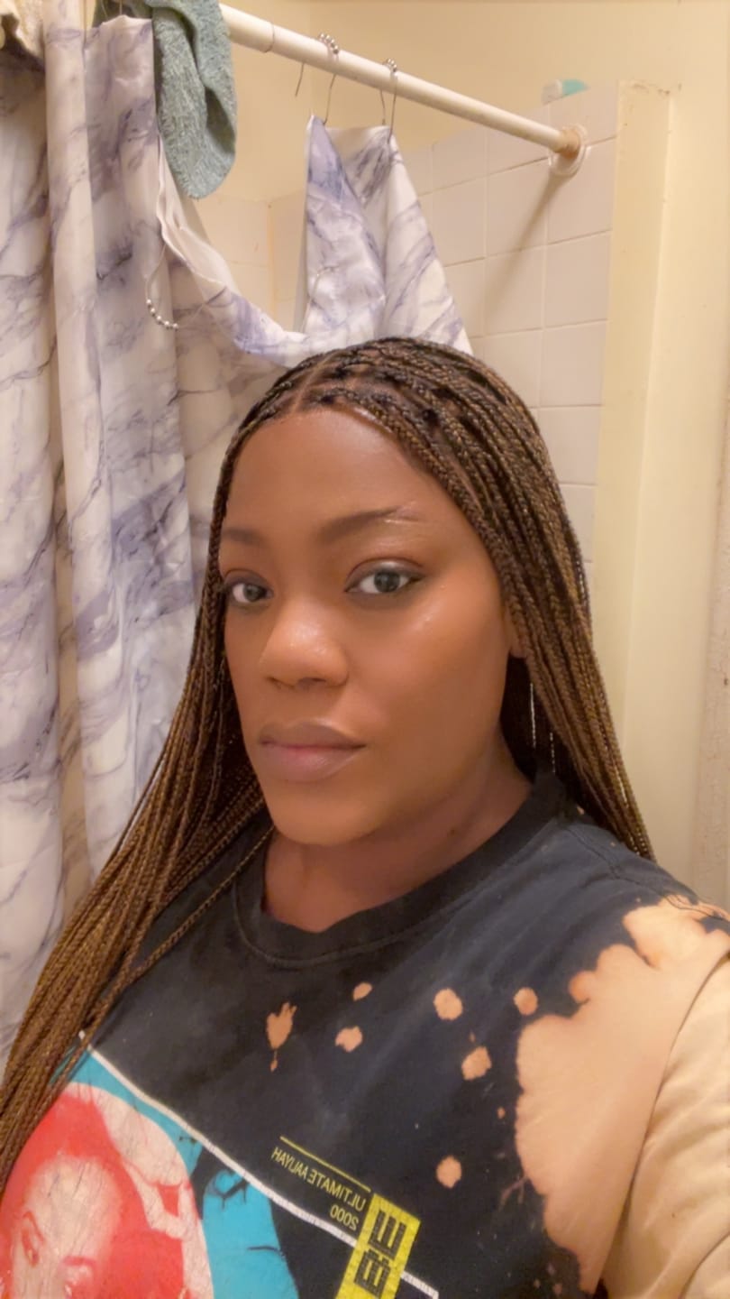Customer photo review of Beyoncé Honey Blonde Knotless Braid Wig "Premium Swiss Full Lace"