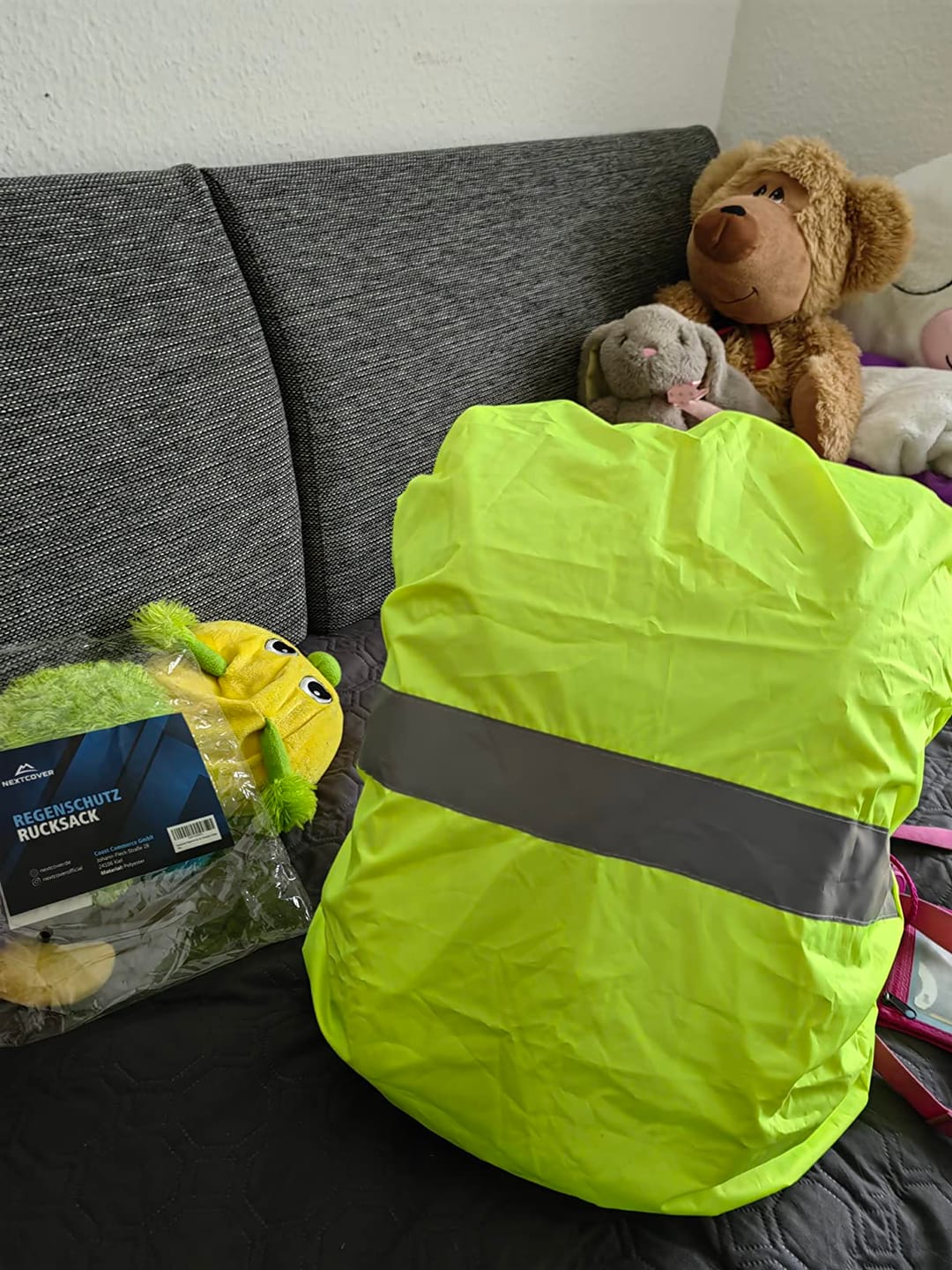 Customer photo review of Regenschutz für Rucksack & Schulranzen - wasserdicht