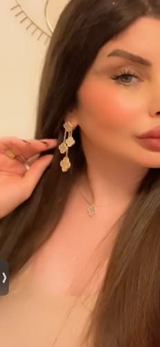 Customer photo review of CLOVER EARRINGS WHITE MOP 4 MOTIFS GOLD
