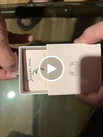 Customer video review of Pendientes Pequeña Circonita
