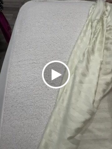 Customer video review of Waterproof Mattress Protector- PU Material