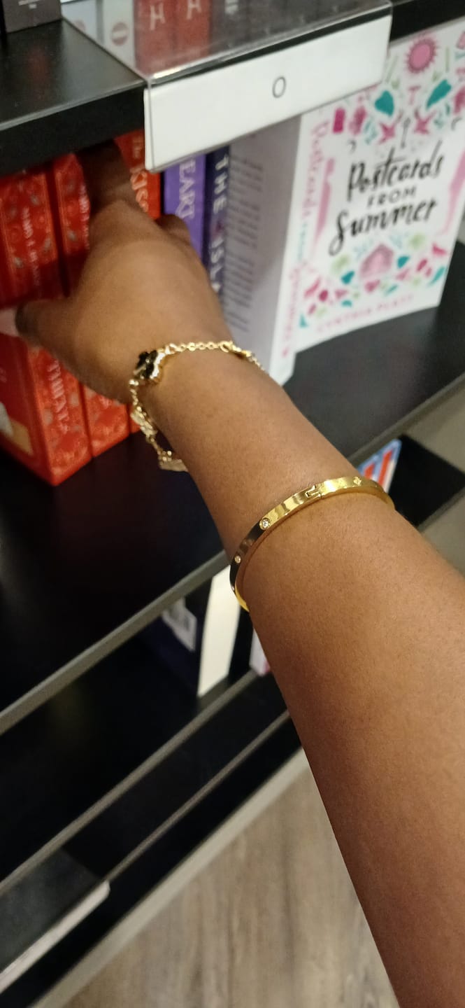 Customer photo review of IT’S DESIGNER BRACELETS | Tarnish Free | Stainless Steel | Bracelet (1 piece)