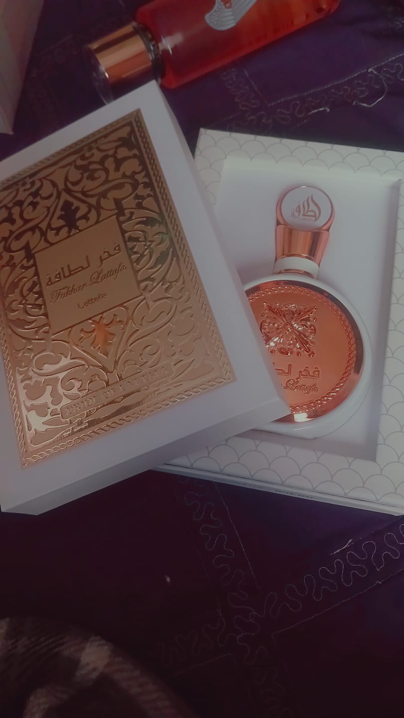 Customer photo review of Fakhar Femme 100ml Eau De Parfum