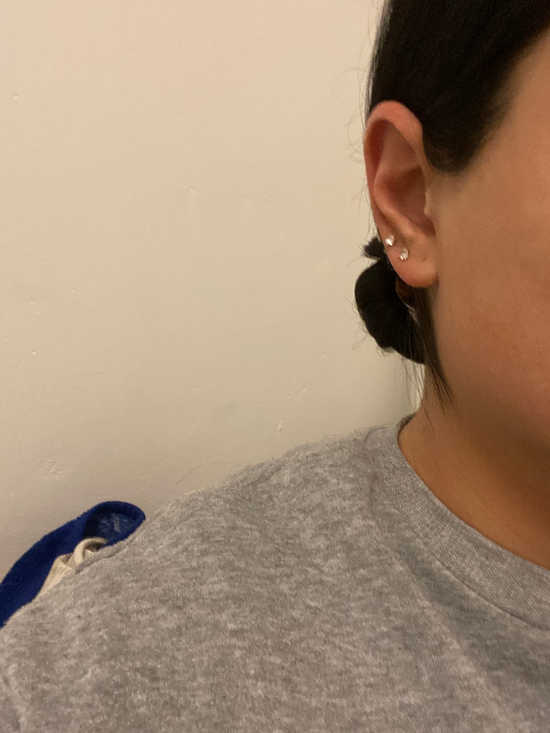 Customer photo review of Bright Heart Ohrstecker | 18K vergoldet
