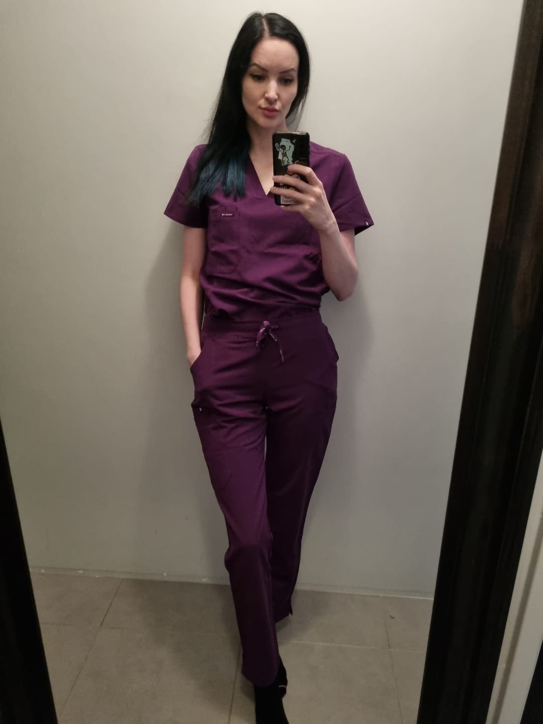 Customer photo review of CLARISSA Skinny Leg Pants (Original SLTECH™ fabric) - Aubergine