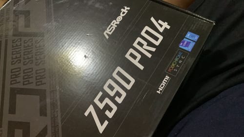 Customer photo review of Tarjeta Madre ASRock Z590 PRO4 Socket LGA1200/ Intel Z590/ DDR4/ Quad CrossFireX/ SATA3&USB3.2/ M.2/ ATX Motherboard