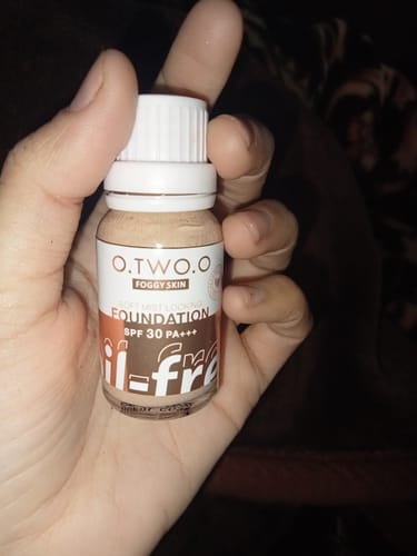 Customer photo review of O.TWO.O NEW SPF 30 DROPER FOUNDATION