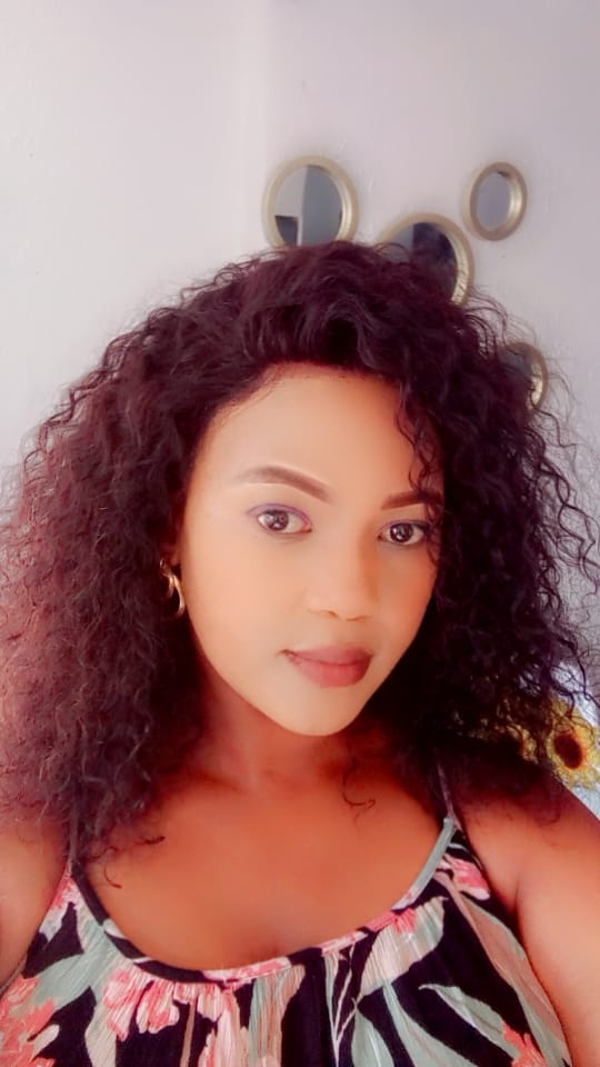 Customer photo review of Ear To Ear Closure Water Wig