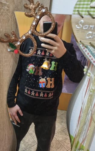 Customer photo review of Ho Ho Ho - Personalisierter Ugly Christmas Sweater