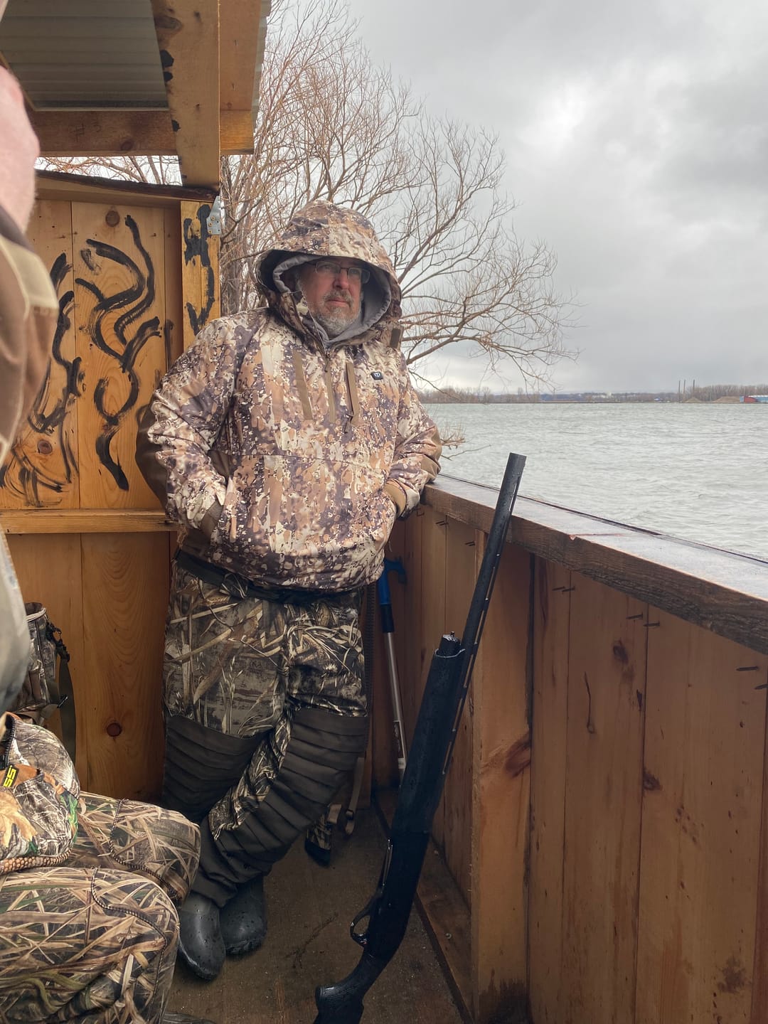 Customer photo review of TIDEWE Men’s Heated Duck Hunting Jacket with Fleece Lining, Waterproof 1/2 Zip Jacket for Hunting (Veil Avayde Camo, Size S-XXXL)