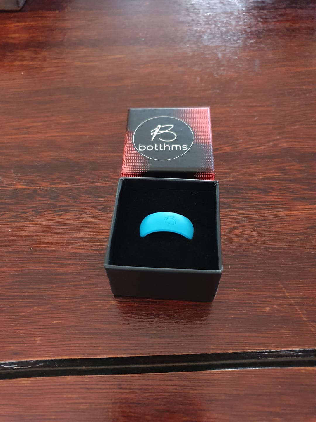 Customer photo review of botthms Turquoise Active Silicone Ring