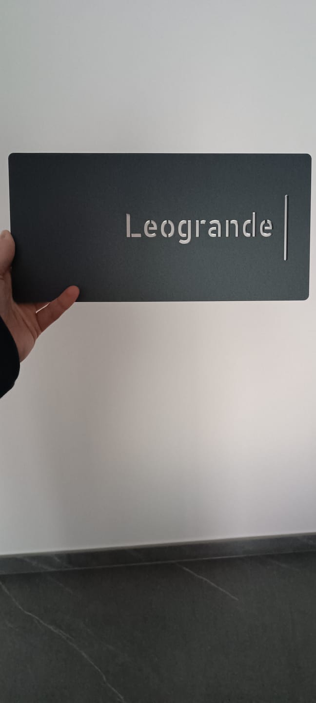 Customer photo review of Numero civico e testo modello Stencil Horizontal