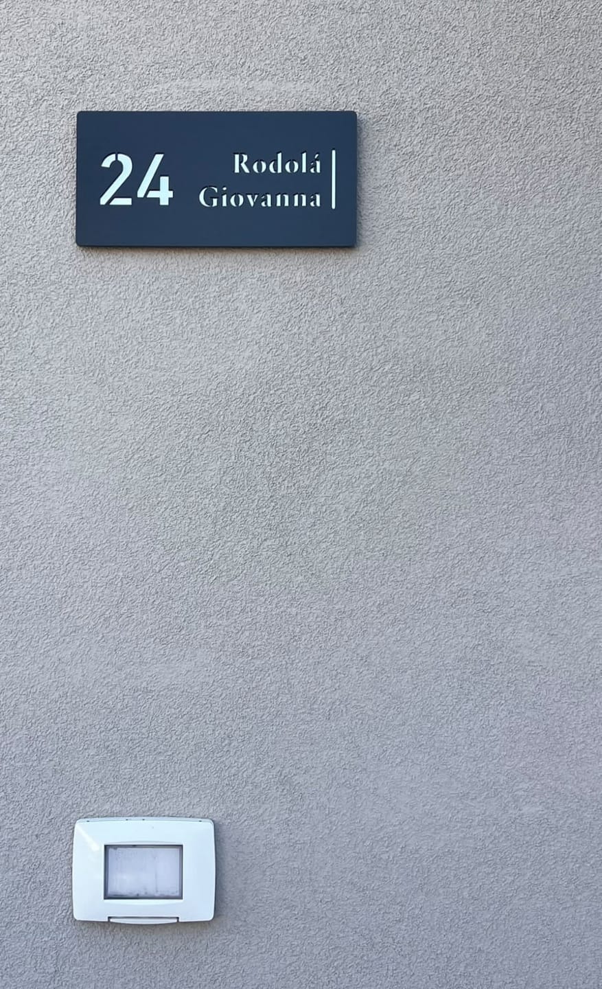 Customer photo review of Numero civico e testo modello Stencil Horizontal