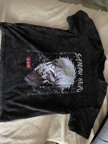Customer photo review of Gojo Satoru T-Shirt