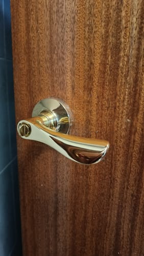 Customer photo review of Manilla dorado de mecanismo con condena y picaporte de 60/70