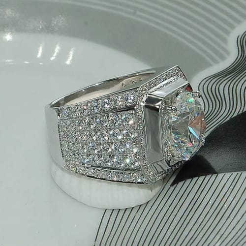 Customer photo review of Regal 10 Carat Moissanite Diamond Ring For Men