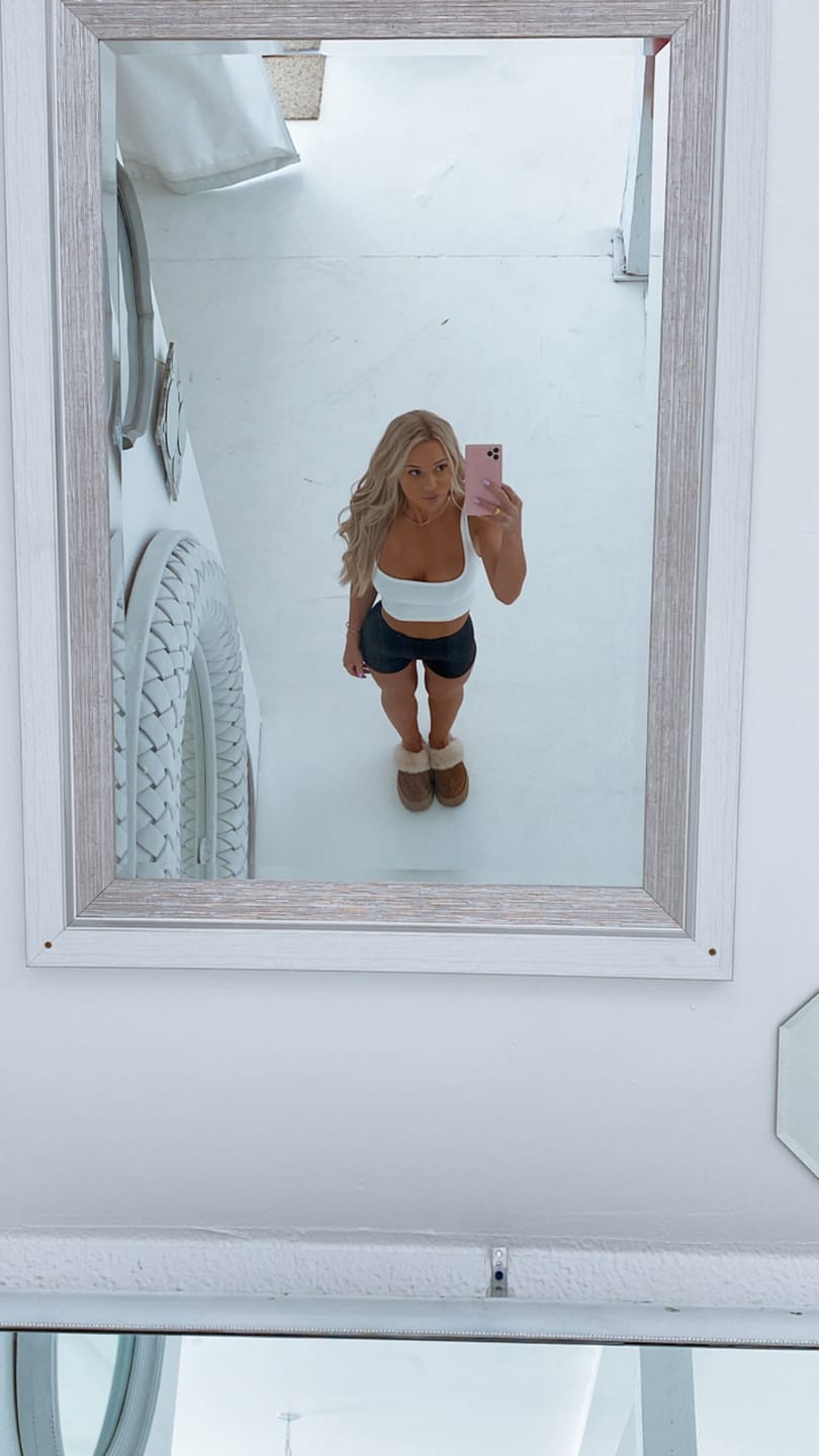 Customer photo review of Medium Self-Tanning Mousse
