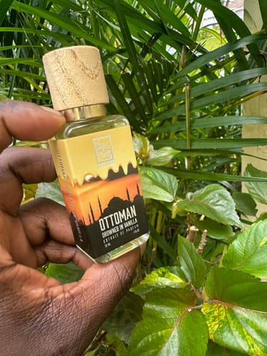 Customer photo review of Ottoman Drowned in Vanilla