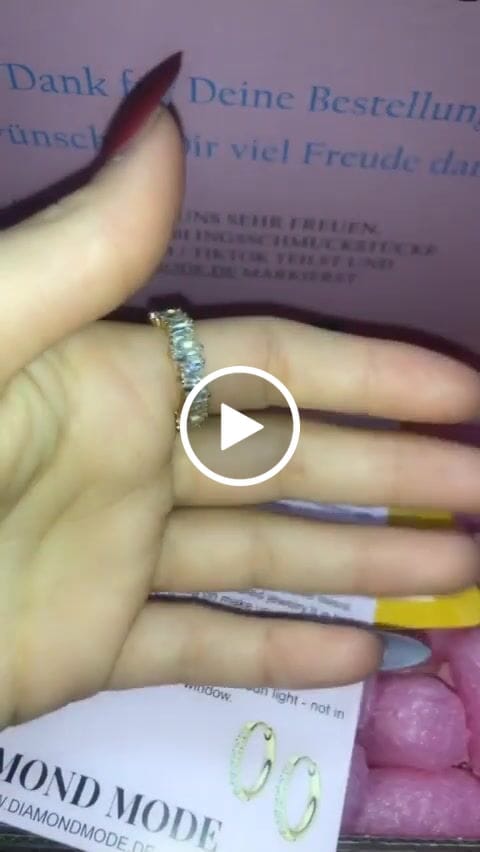 Customer video review of Cristallo Ring | 18K vergoldet