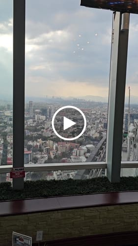 Customer video review of Menú Golden