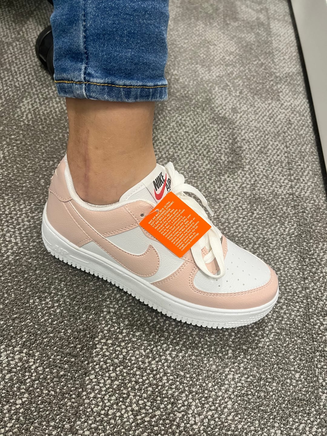 Customer photo review of Tenis 270 Maquillaje Blanco