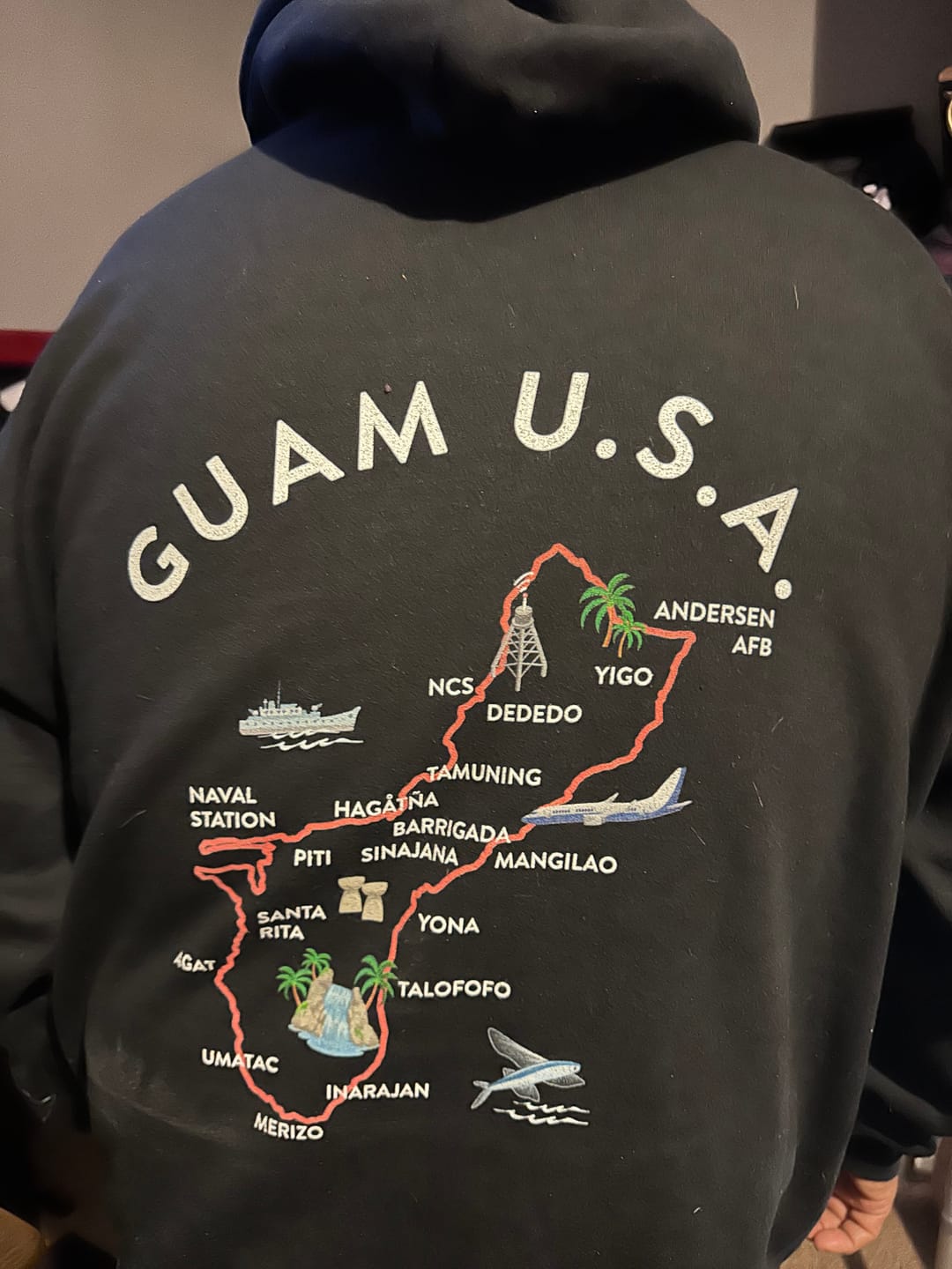 Customer photo review of Guam Map Adult Heavy Blend Pullover Hoodie