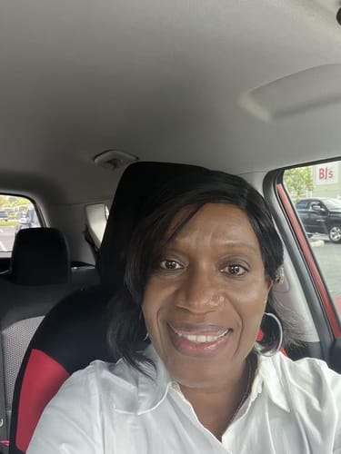 Customer photo review of Luvwin Pixie Cut Wigs Pre-Plucked Hairline 100% Human Hair For Black Women