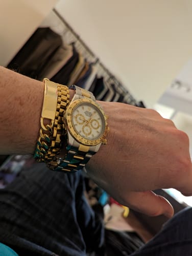 Customer photo review of 18K Gold 10MM Cuban Link Bar Bracelet