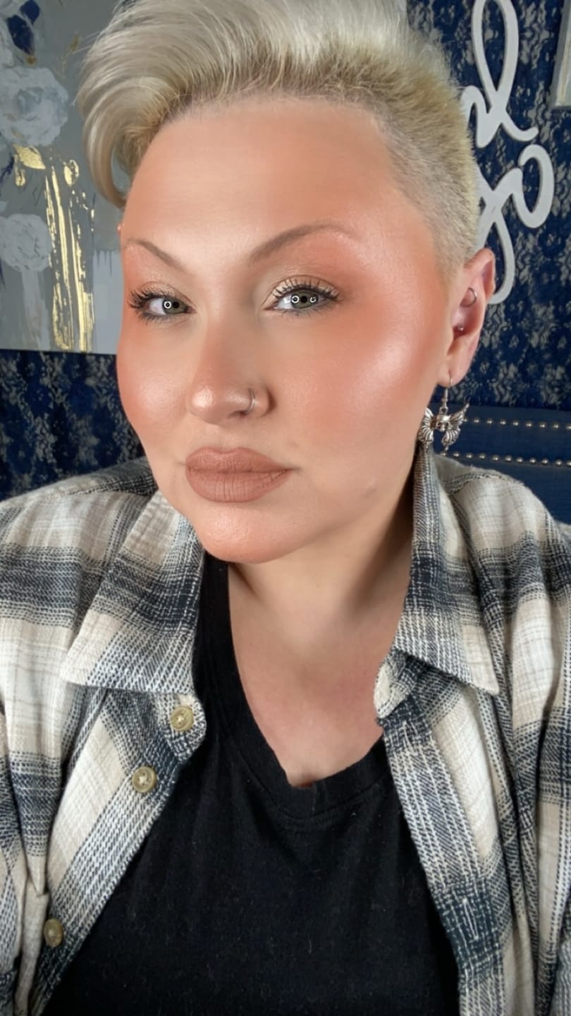 Customer photo review of Glow Lust™ Radiant Luminizer