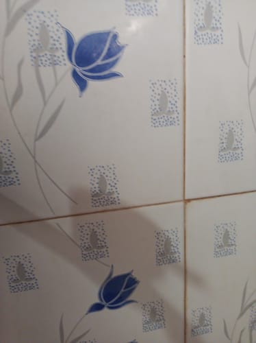 Customer photo review of Limescale Remover / Descaler - Eco-friendly - for Taps, Hard Water Stains, Showers, Faucets & Bathroom Tiles - 500ml