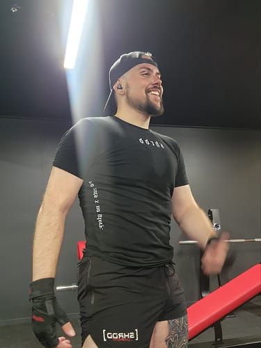 Customer photo review of No Guts X No Glory - Muscle T-shirt - Black / White