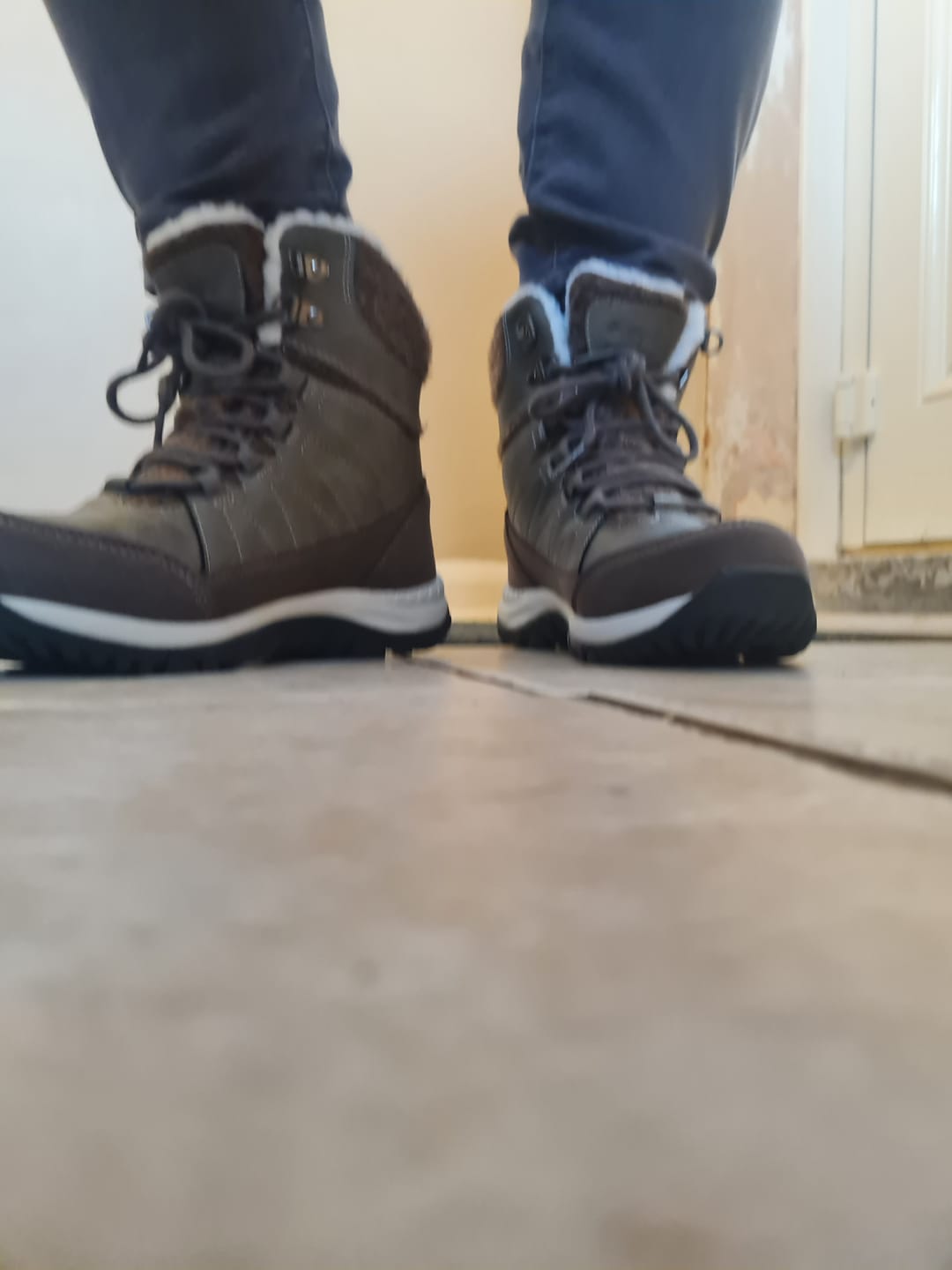 Customer photo review of Womens Riva Mid Boots