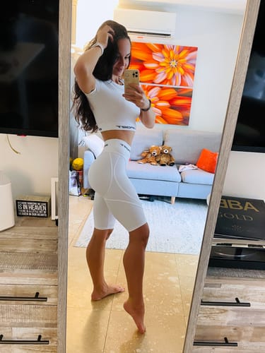 Customer photo review of Workout Top Midi Rash Juicy White