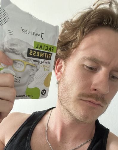 Customer photo review of JAWLINER® Chewing Gum Bundle Pack