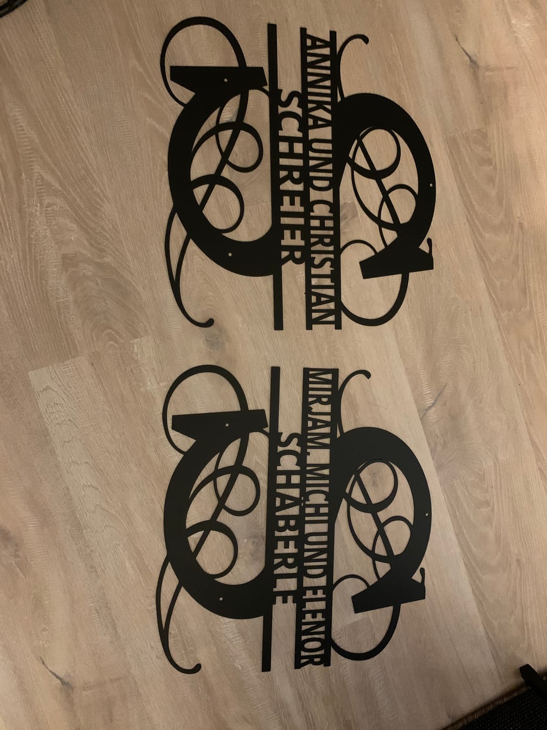 Customer photo review of Namens-Monogramm zweizeilig (personalisierbar)
