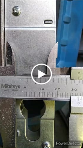 Customer video review of Cerradura para carpintería metálica 85mm entre ejes y 20mm hasta bocallave de canto recto