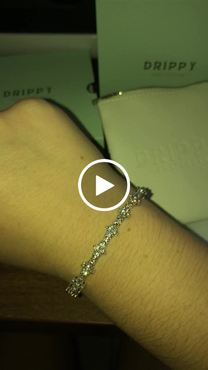 Customer video review of HONEYCOMB BRACELET. - 3MM WHITE GOLD